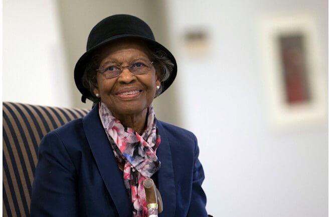 Gladys West es matemática y contribuyó al desarrollo del GPS mediante la creación de modelos matemáticos de la forma de la Tierra