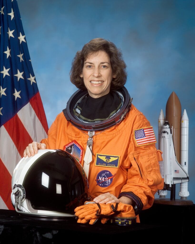 Ellen Ochoa, una de las mujeres latinoamericanas en ciencia